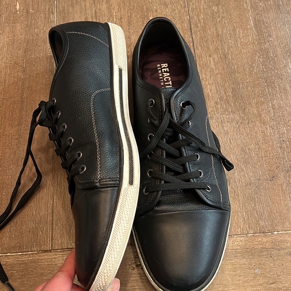 Kenneth Cole Reaction Mens Center Binding Sneakers / Shoe. Worn one time SZ 12 - Picture 2 of 4